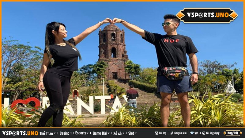 Maria Ozawa và bạn trai tạo dáng tình tứ tại địa điểm du lịch nổi tiếng ở Philippines