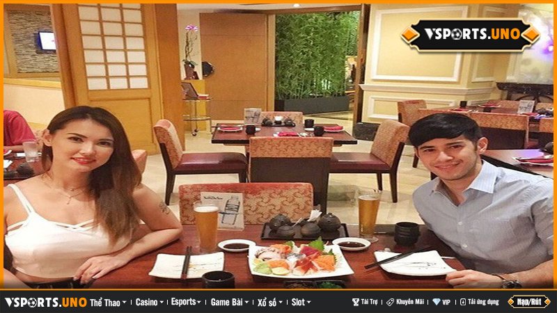 Maria Ozawa dùng bữa tối thân mật cùng bạn trai trong không gian ấm cúng